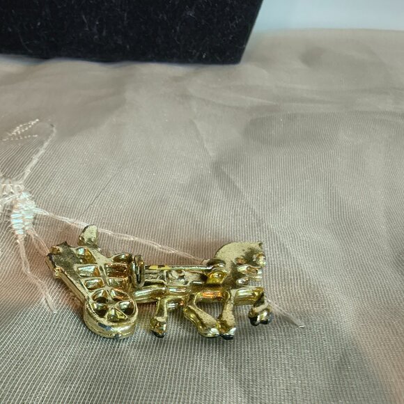Vintage Horse and Carriage Brooch - Picture 4 of 6